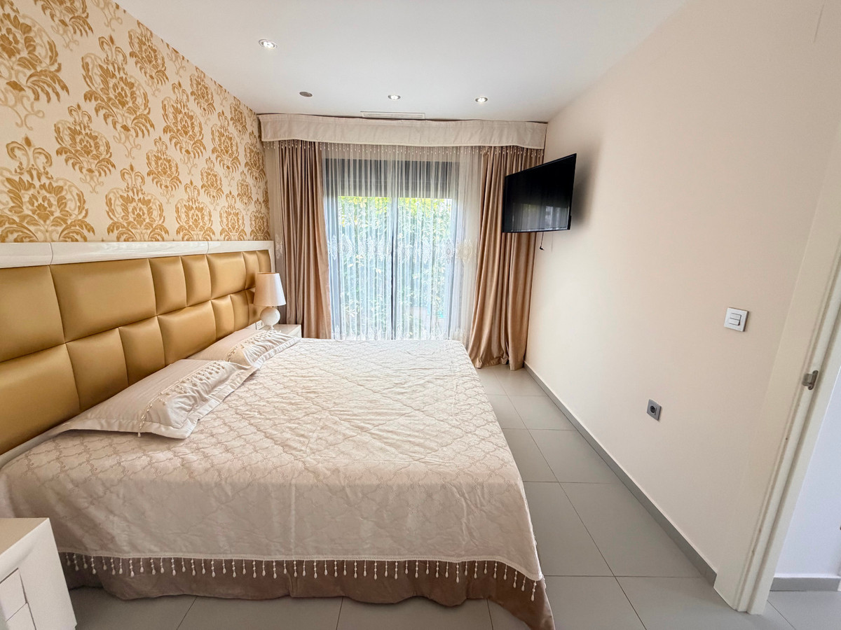 For sale - 3 Bedroom 3 Bathroom House - Detached Villa in Rojales - Ciudad Quesada  - Alicante