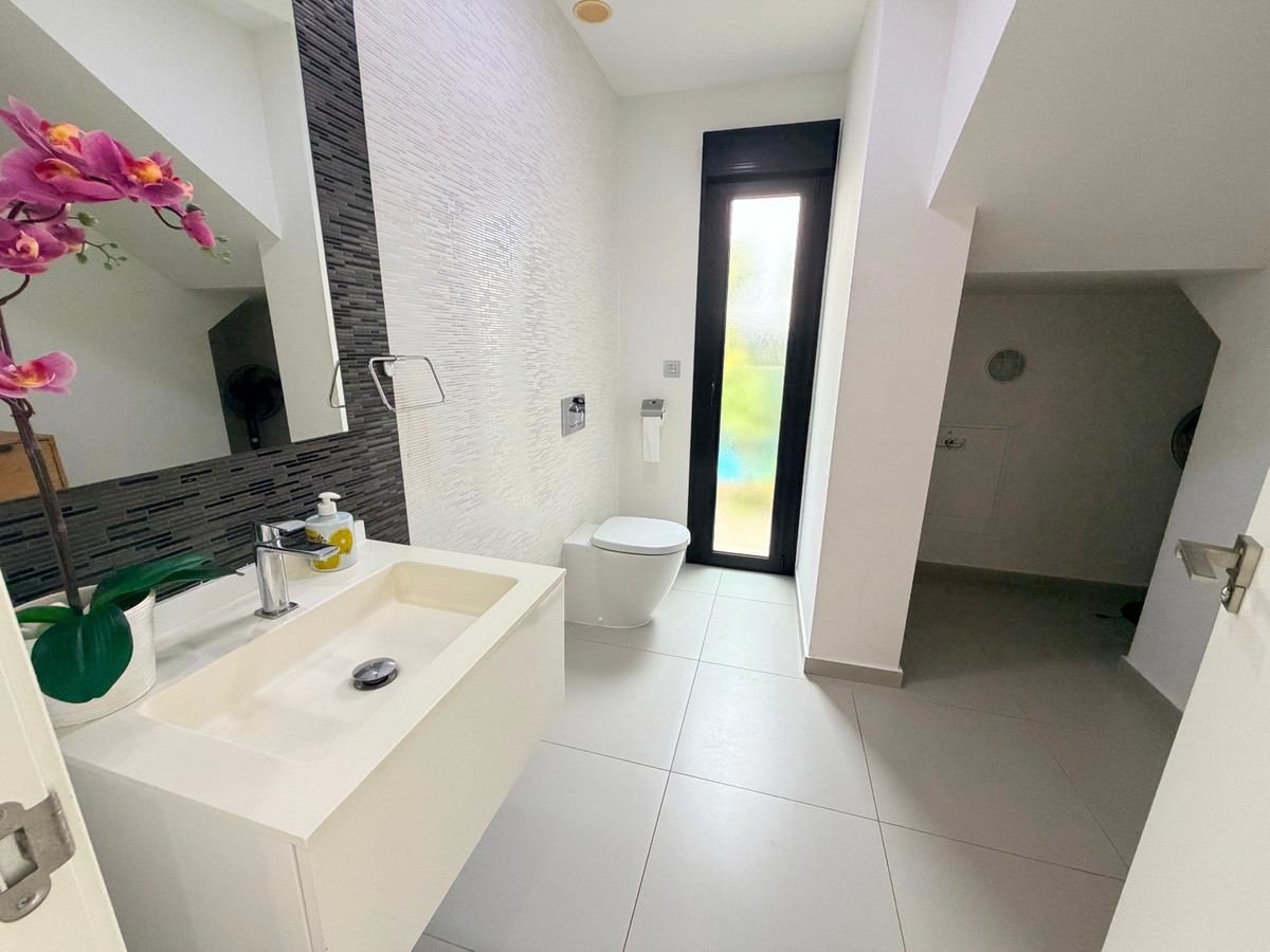 For sale - 3 Bedroom 3 Bathroom House - Detached Villa in Rojales - Ciudad Quesada  - Alicante