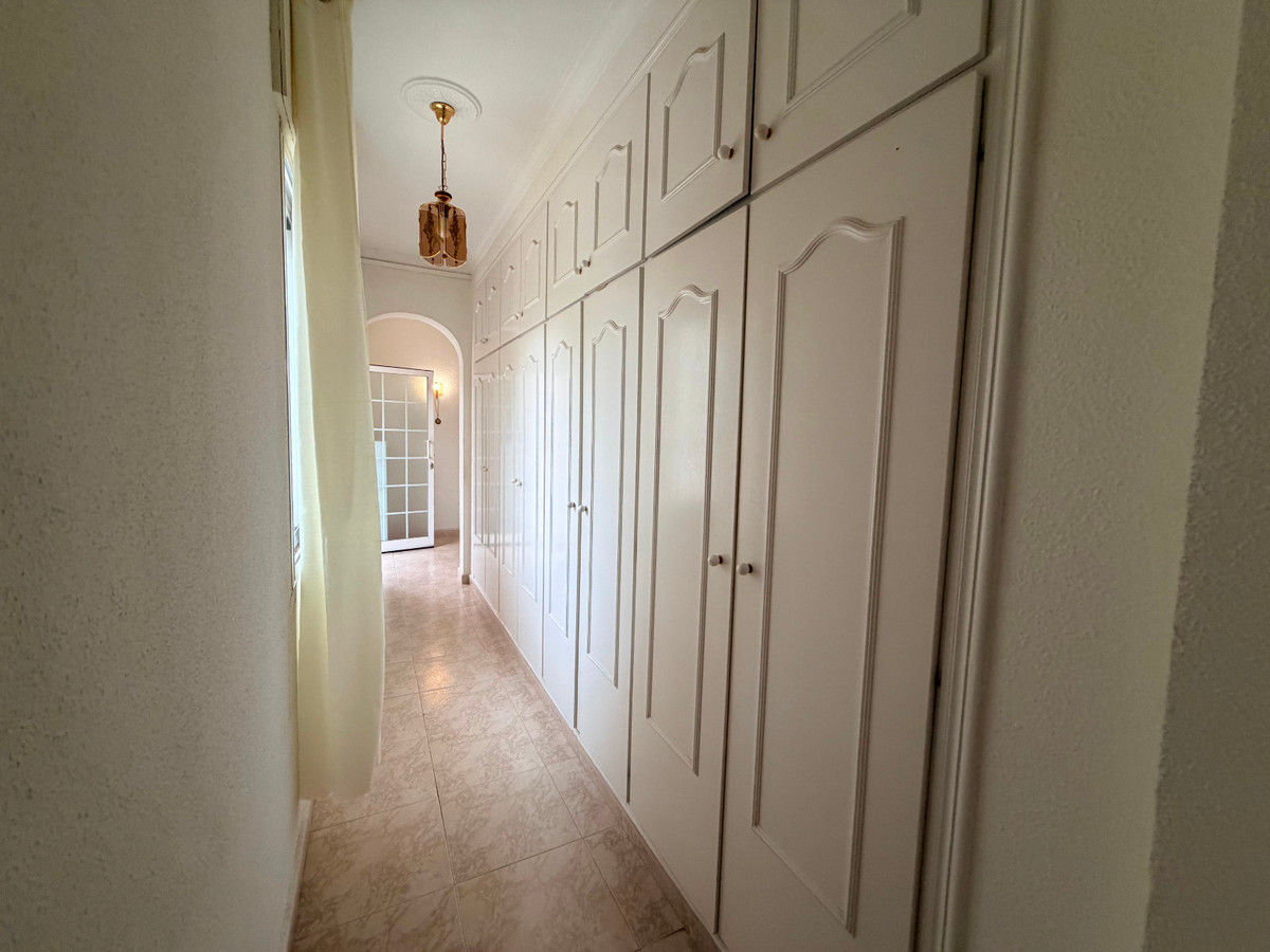 For sale - 5 Bedroom 3 Bathroom House - Detached Villa in Rojales - Ciudad Quesada  - Alicante