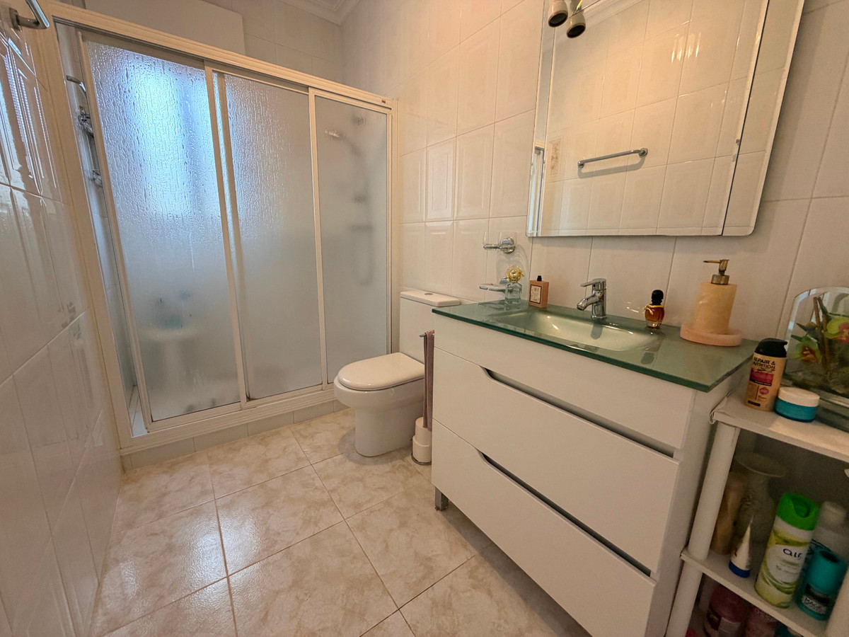 For sale - 5 Bedroom 3 Bathroom House - Detached Villa in Rojales - Ciudad Quesada  - Alicante
