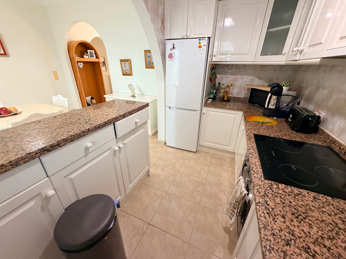 For sale - 5 Bedroom 3 Bathroom House - Detached Villa in Rojales - Ciudad Quesada  - Alicante