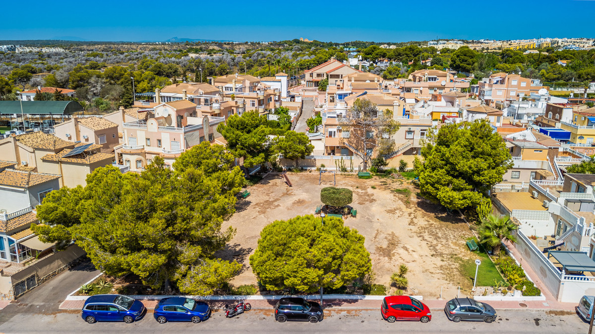 For sale - 3 Bedroom 2 Bathroom House - Bungalow in Orihuela - Lomas de Cabo Roig  - Alicante