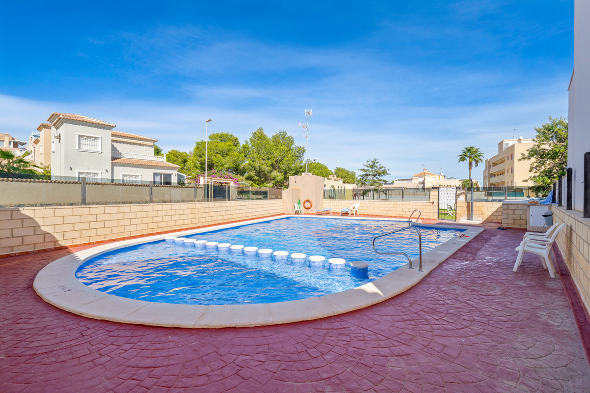 For sale - 3 Bedroom 2 Bathroom House - Bungalow in Orihuela - Lomas de Cabo Roig  - Alicante