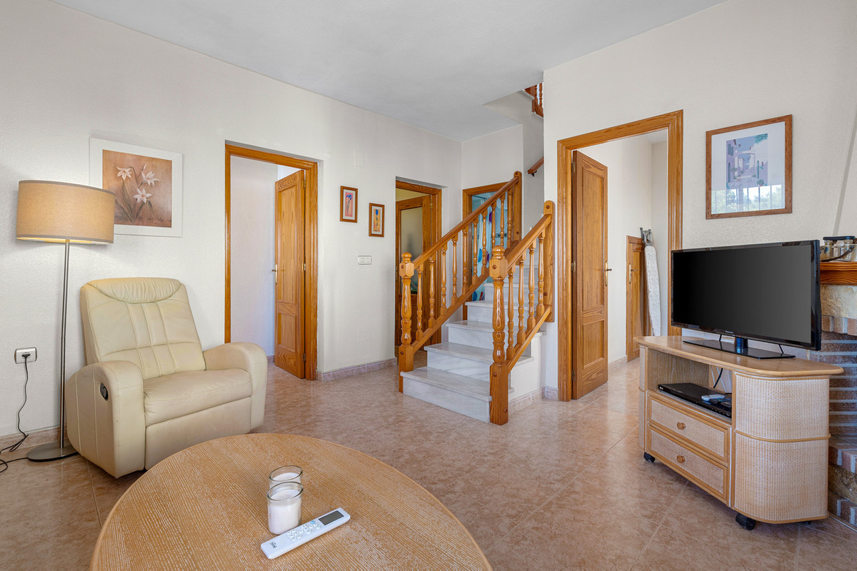 For sale - 3 Bedroom 2 Bathroom House - Bungalow in Orihuela - Lomas de Cabo Roig  - Alicante