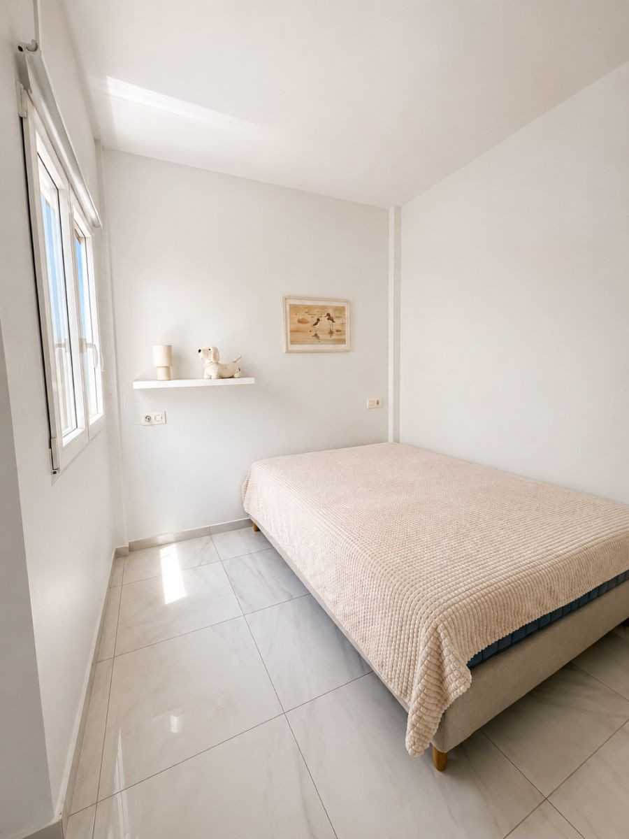 For sale - 3 Bedroom 3 Bathroom House - Semi-Detached House in Torrevieja - Torrevieja Centro  - Alicante