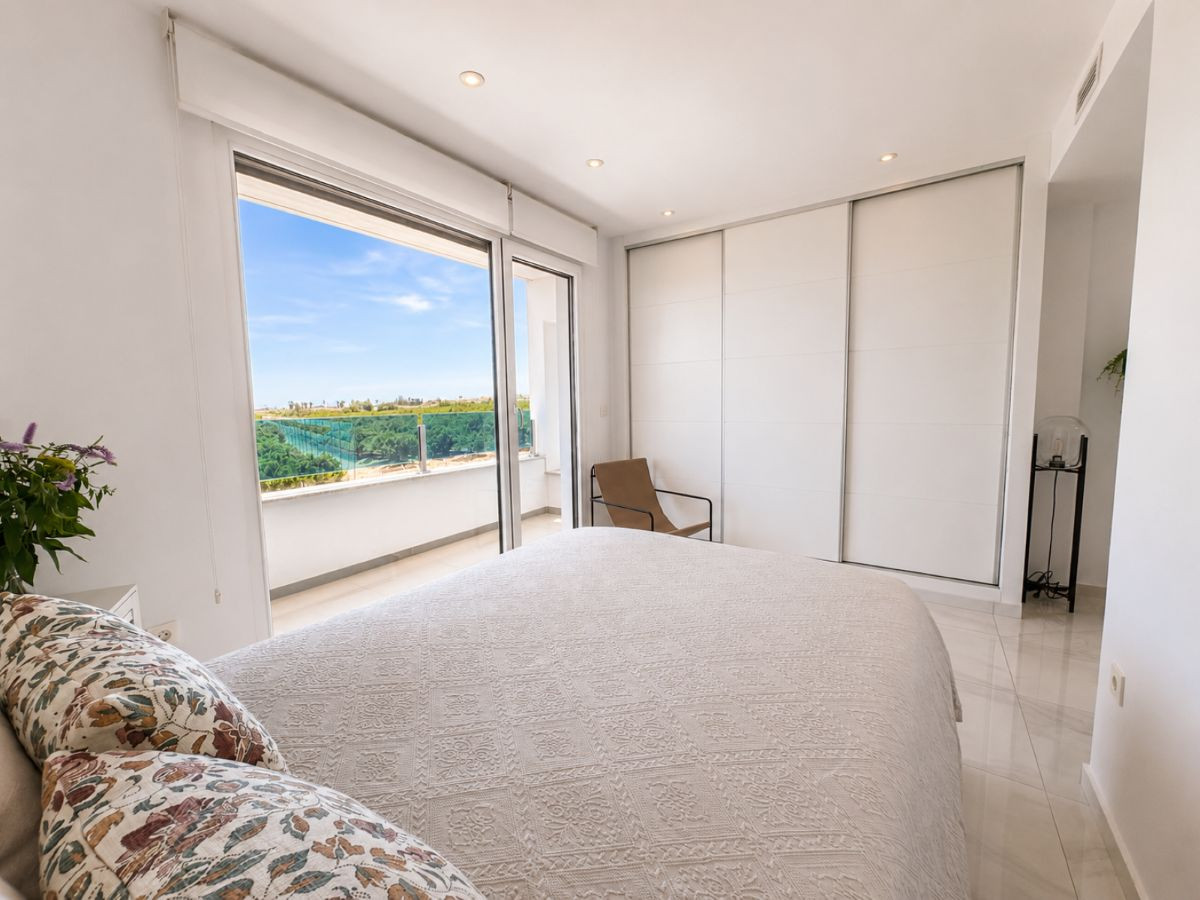 For sale - 3 Bedroom 3 Bathroom House - Semi-Detached House in Torrevieja - Torrevieja Centro  - Alicante
