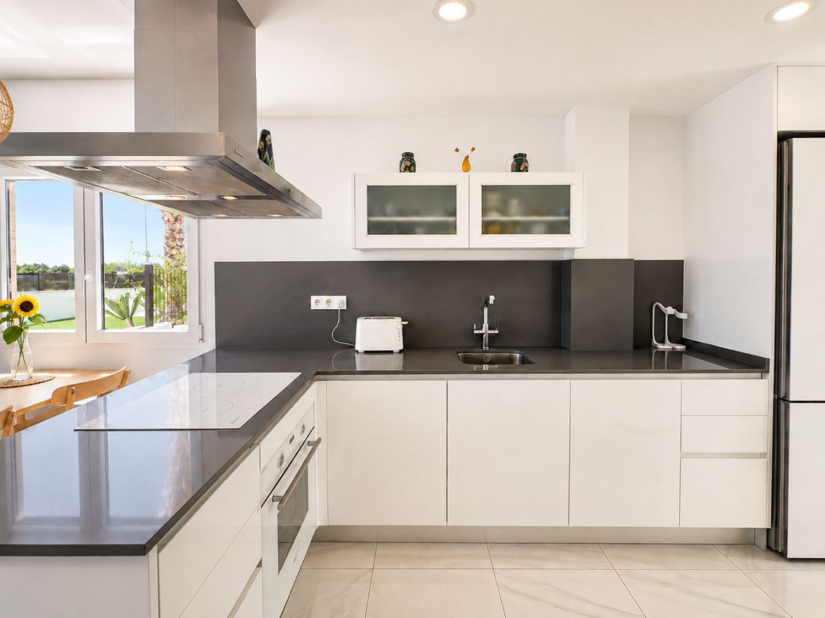 For sale - 3 Bedroom 3 Bathroom House - Semi-Detached House in Torrevieja - Torrevieja Centro  - Alicante