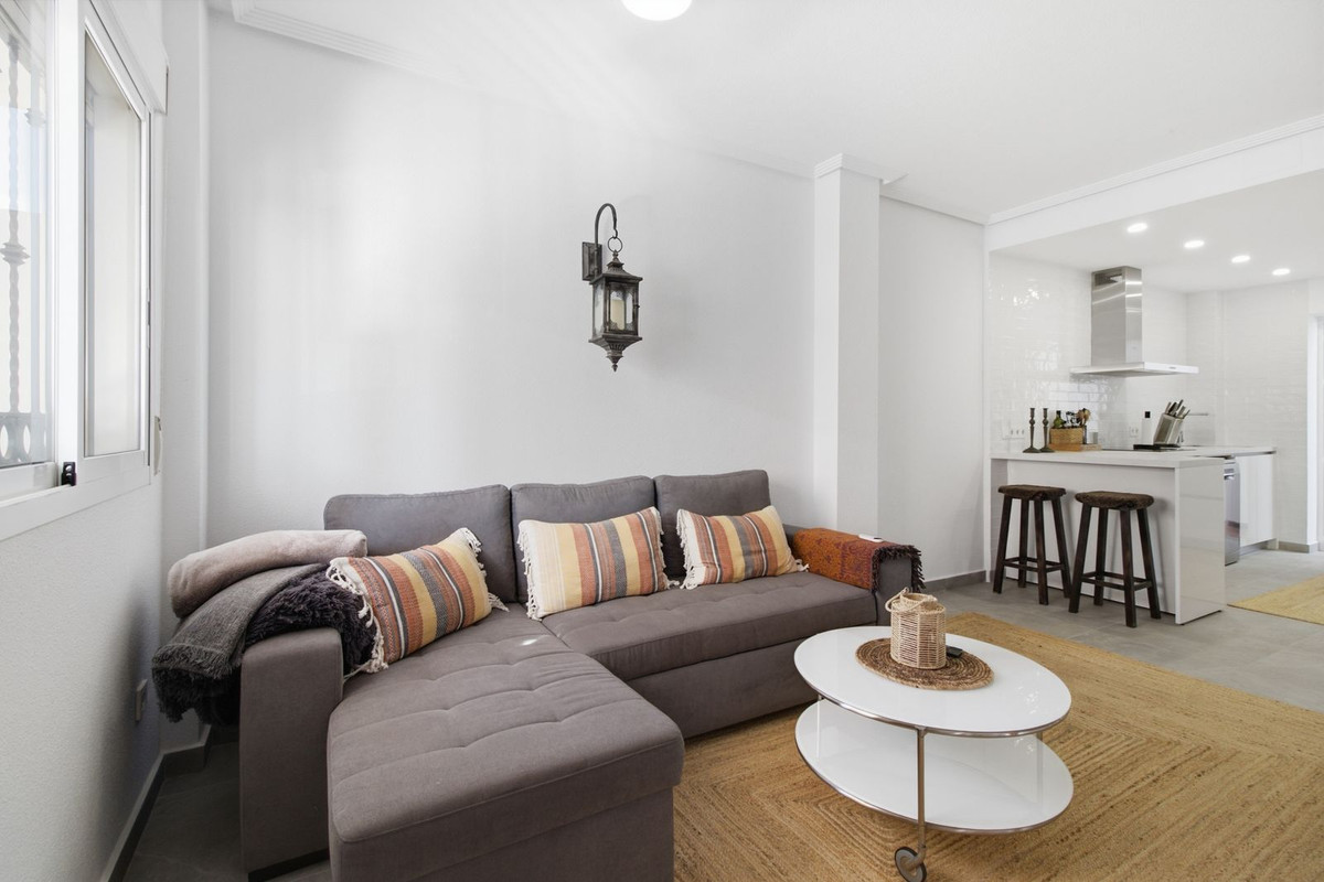 For sale - 2 Bedroom 1 Bathroom Apartment - Ground Floor Apartment in Orihuela - Punta Prima  - Alicante