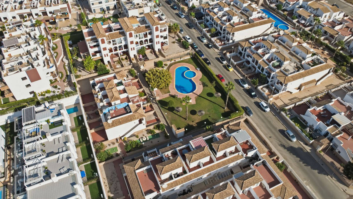 For sale - 2 Bedroom 1 Bathroom Apartment - Ground Floor Apartment in Orihuela - Punta Prima  - Alicante