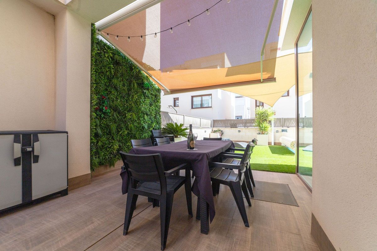 For sale - 3 Bedroom 3 Bathroom House - Detached Villa in Rojales - Rojales Centro  - Alicante