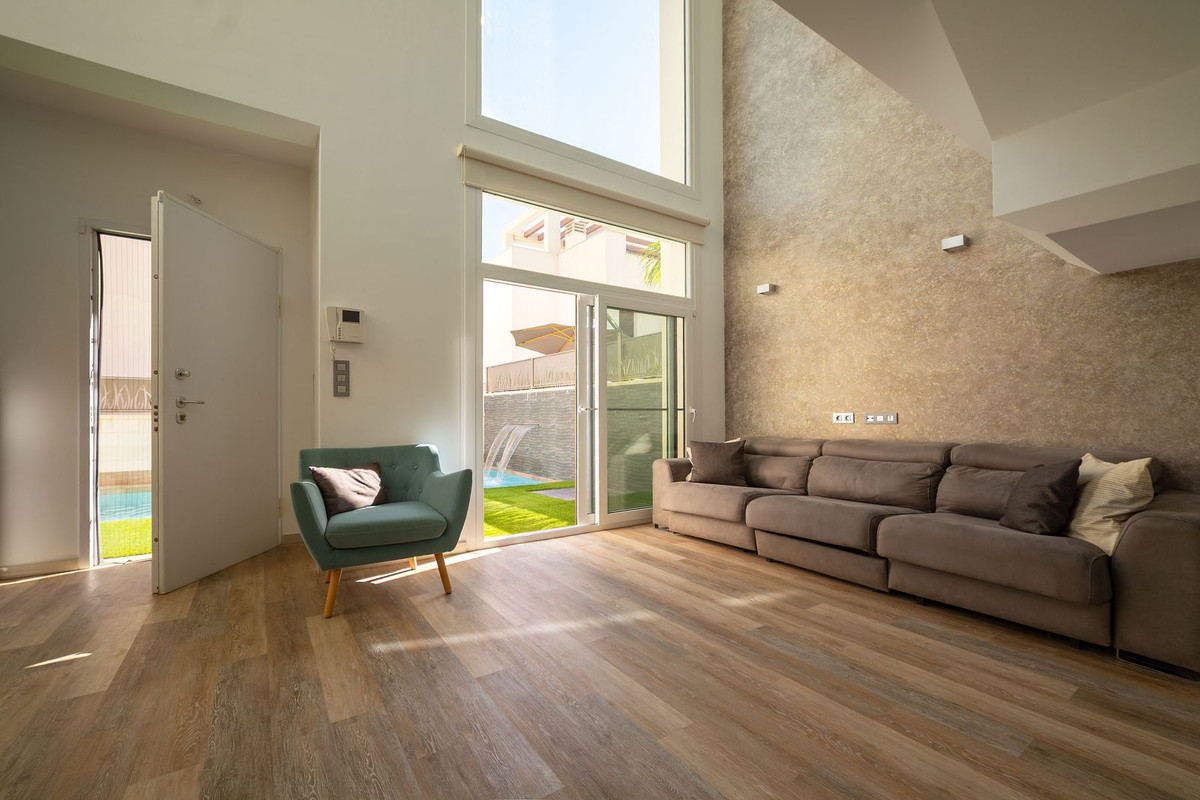 For sale - 3 Bedroom 3 Bathroom House - Detached Villa in Rojales - Rojales Centro  - Alicante