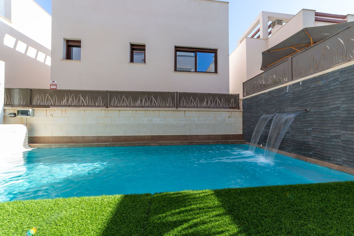 For sale - 3 Bedroom 3 Bathroom House - Detached Villa in Rojales - Rojales Centro  - Alicante