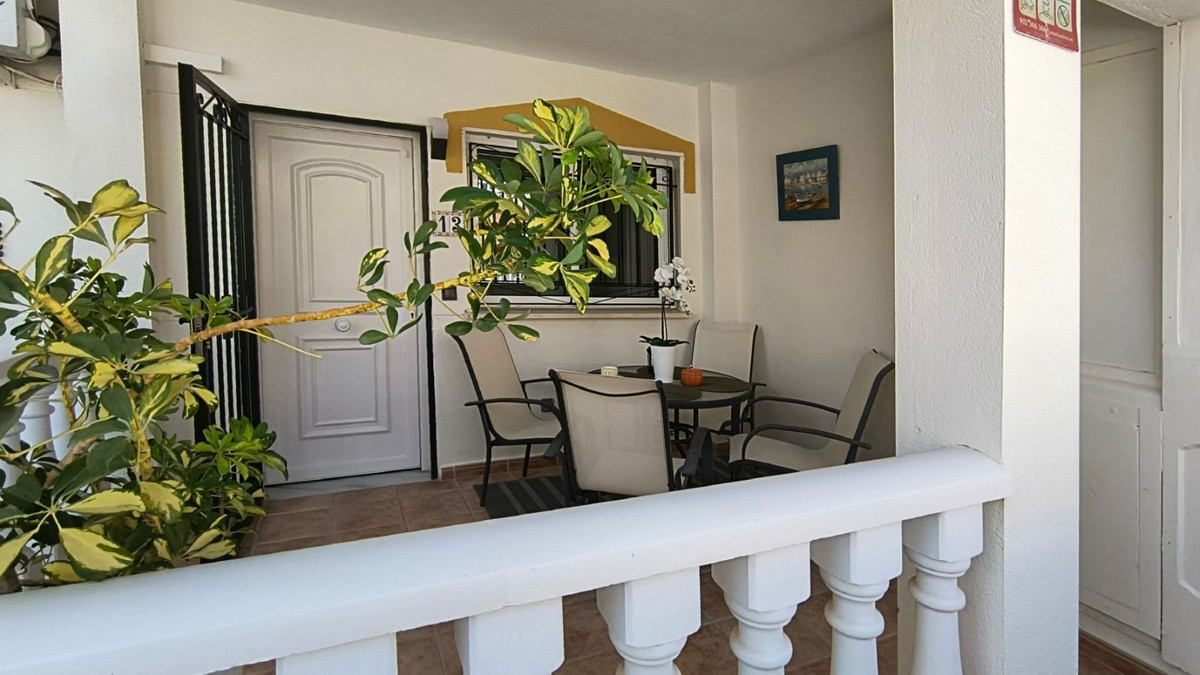 For sale - 3 Bedroom 2 Bathroom House - Semi-Detached House in Orihuela - Orihuela Costa  - Alicante