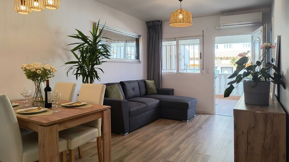 For sale - 3 Bedroom 2 Bathroom House - Semi-Detached House in Orihuela - Orihuela Costa  - Alicante
