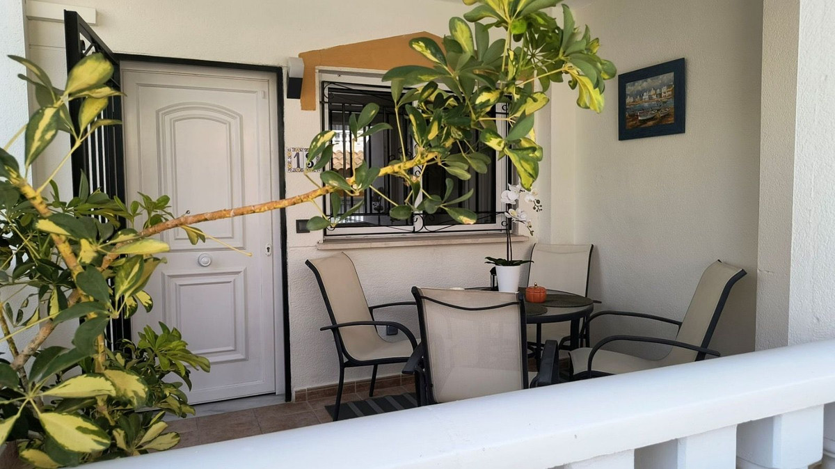 For sale - 3 Bedroom 2 Bathroom House - Semi-Detached House in Orihuela - Orihuela Costa  - Alicante