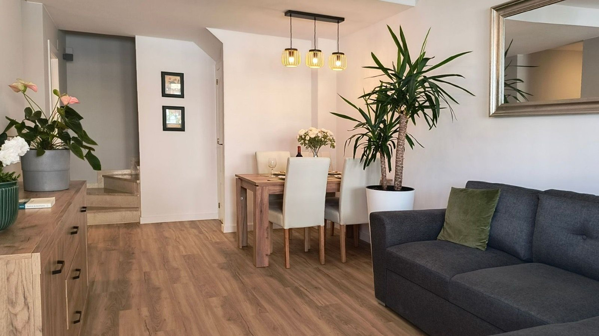 For sale - 3 Bedroom 2 Bathroom House - Semi-Detached House in Orihuela - Orihuela Costa  - Alicante
