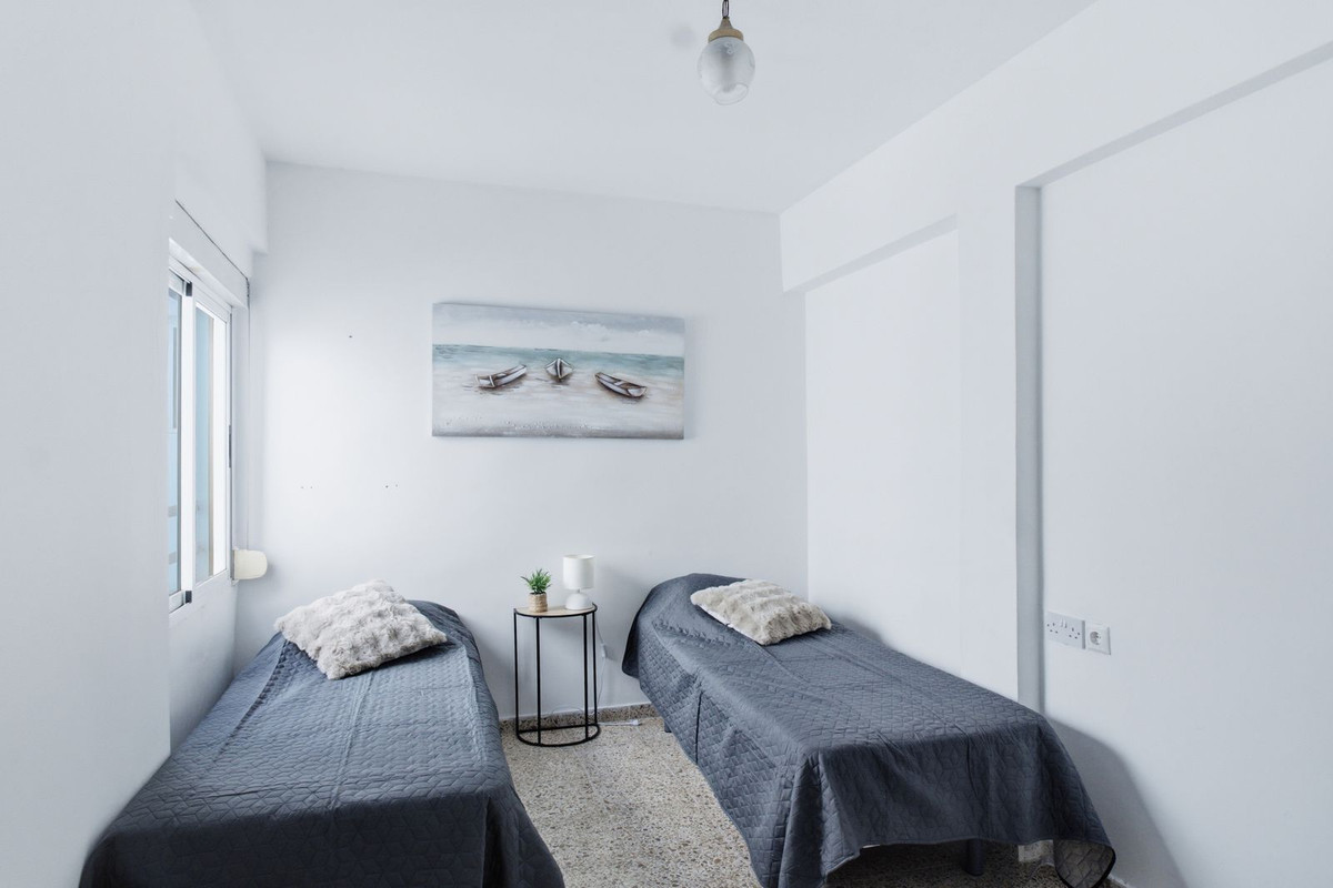 For sale - 3 Bedroom 1 Bathroom Apartment - Top Floor Apartment in Orihuela - Punta Prima  - Alicante