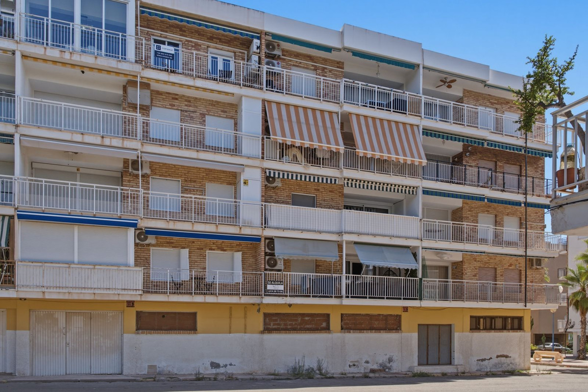 For sale - 3 Bedroom 1 Bathroom Apartment - Top Floor Apartment in Orihuela - Punta Prima  - Alicante