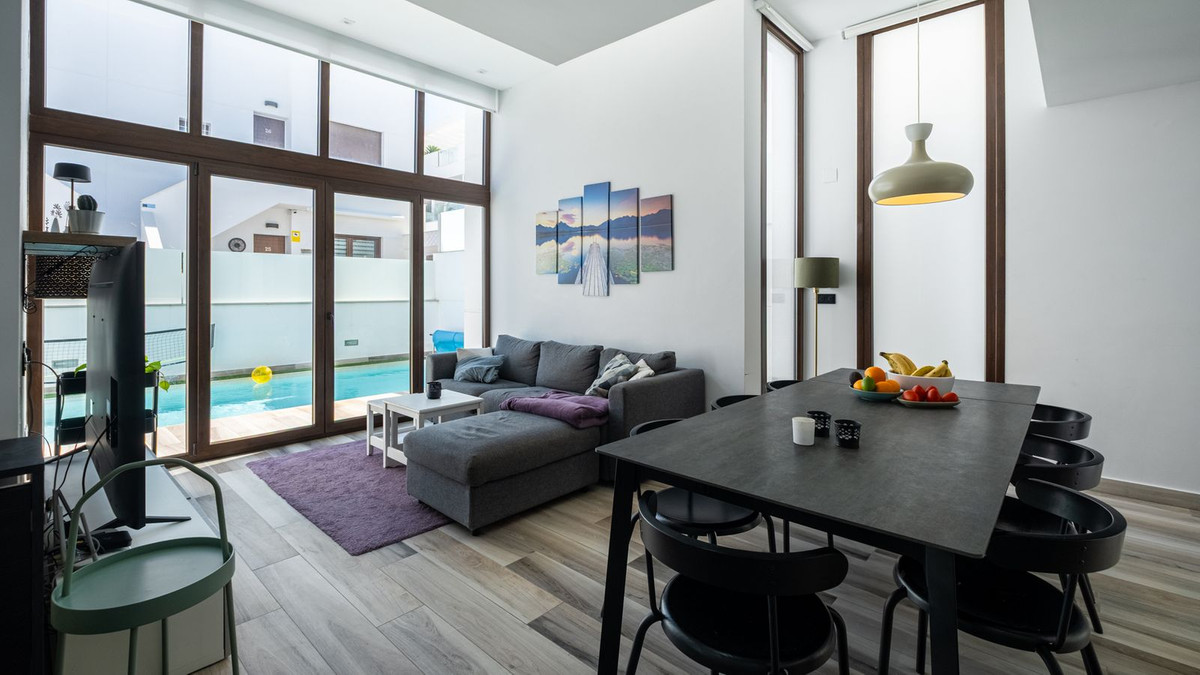 For sale - 3 Bedroom 4 Bathroom House - Detached Villa in Orihuela - Los Balcones  - Alicante