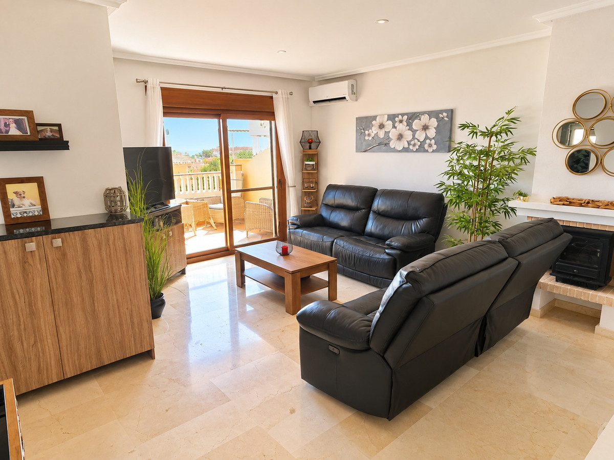 For sale - 2 Bedroom 2 Bathroom Apartment - Top Floor Apartment in Algorfa - La Finca Golf  - Alicante