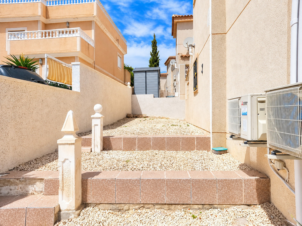 For sale - 3 Bedroom 2 Bathroom House - Detached Villa in Rojales - Ciudad Quesada  - Alicante