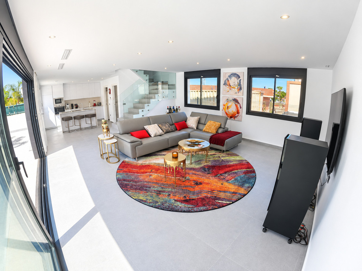For sale - 4 Bedroom 3 Bathroom House - Detached Villa in Algorfa - La Finca Golf  - Alicante