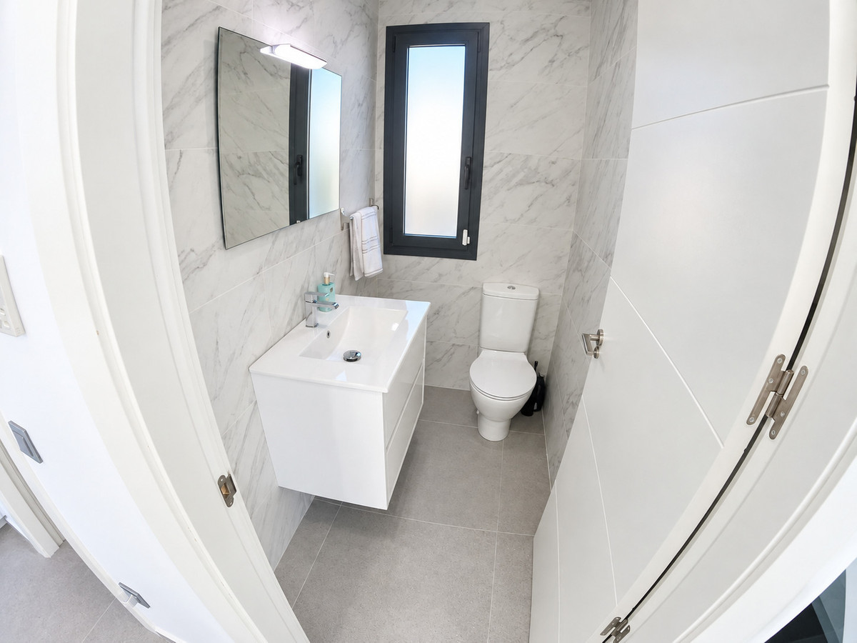 For sale - 4 Bedroom 3 Bathroom House - Detached Villa in Algorfa - La Finca Golf  - Alicante