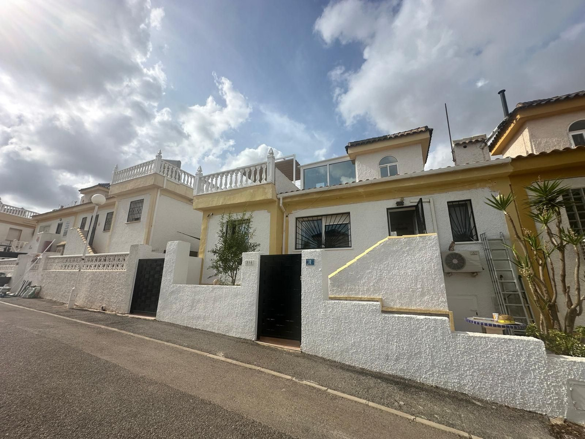 For sale - 2 Bedroom 1 Bathroom House - Bungalow in Rojales - Ciudad Quesada  - Alicante
