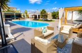 76-R5498518/81299, 5 Bedroom 3 Bathroom House - Detached Villa in Torrevieja
