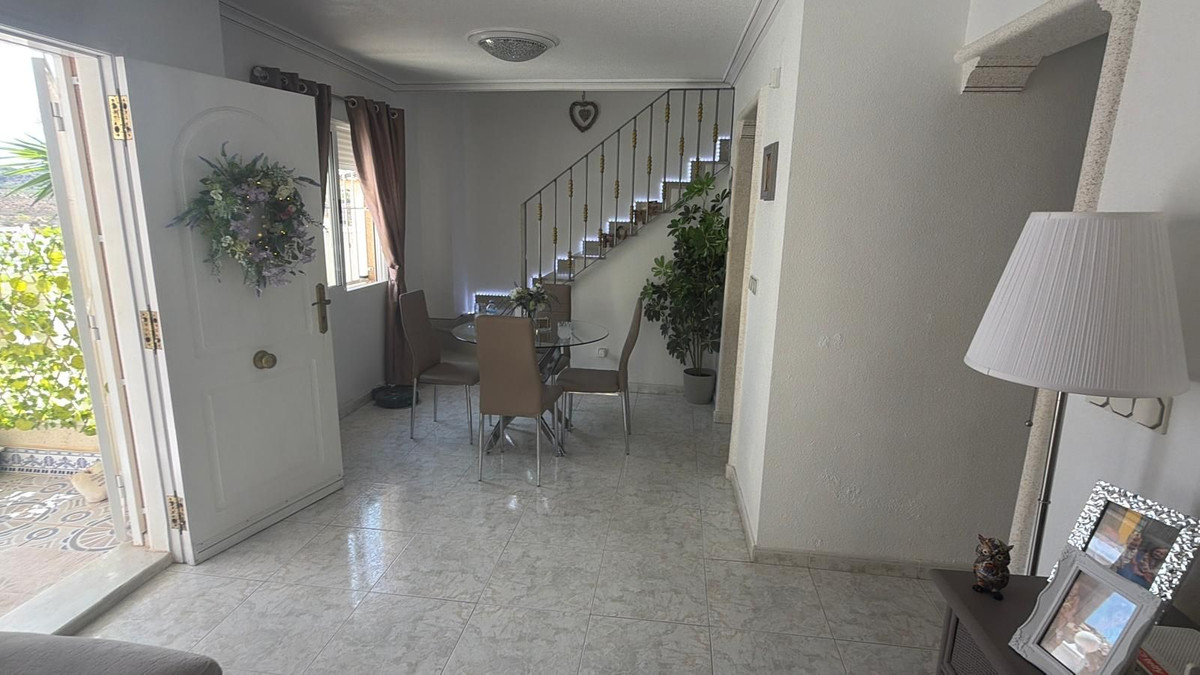For sale - 3 Bedroom 2 Bathroom House - Detached Villa in Rojales - Ciudad Quesada  - Alicante