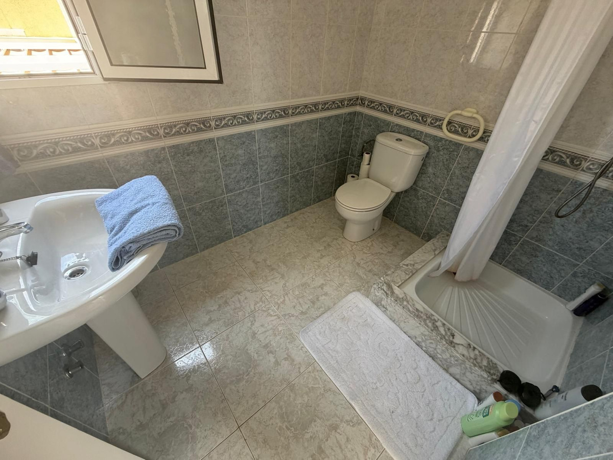 For sale - 3 Bedroom 2 Bathroom House - Detached Villa in Rojales - Ciudad Quesada  - Alicante