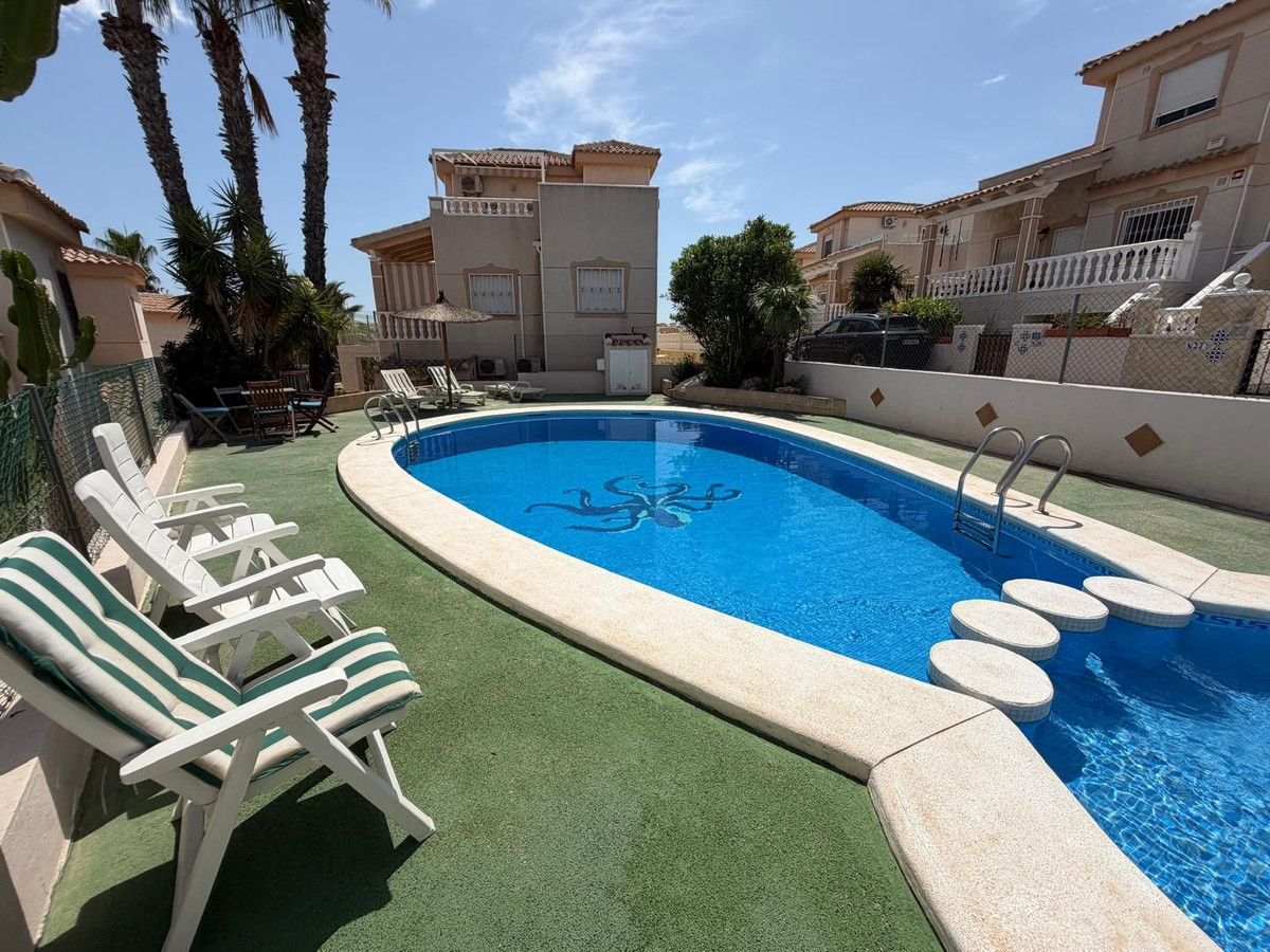 For sale - 3 Bedroom 2 Bathroom House - Detached Villa in Rojales - Ciudad Quesada  - Alicante
