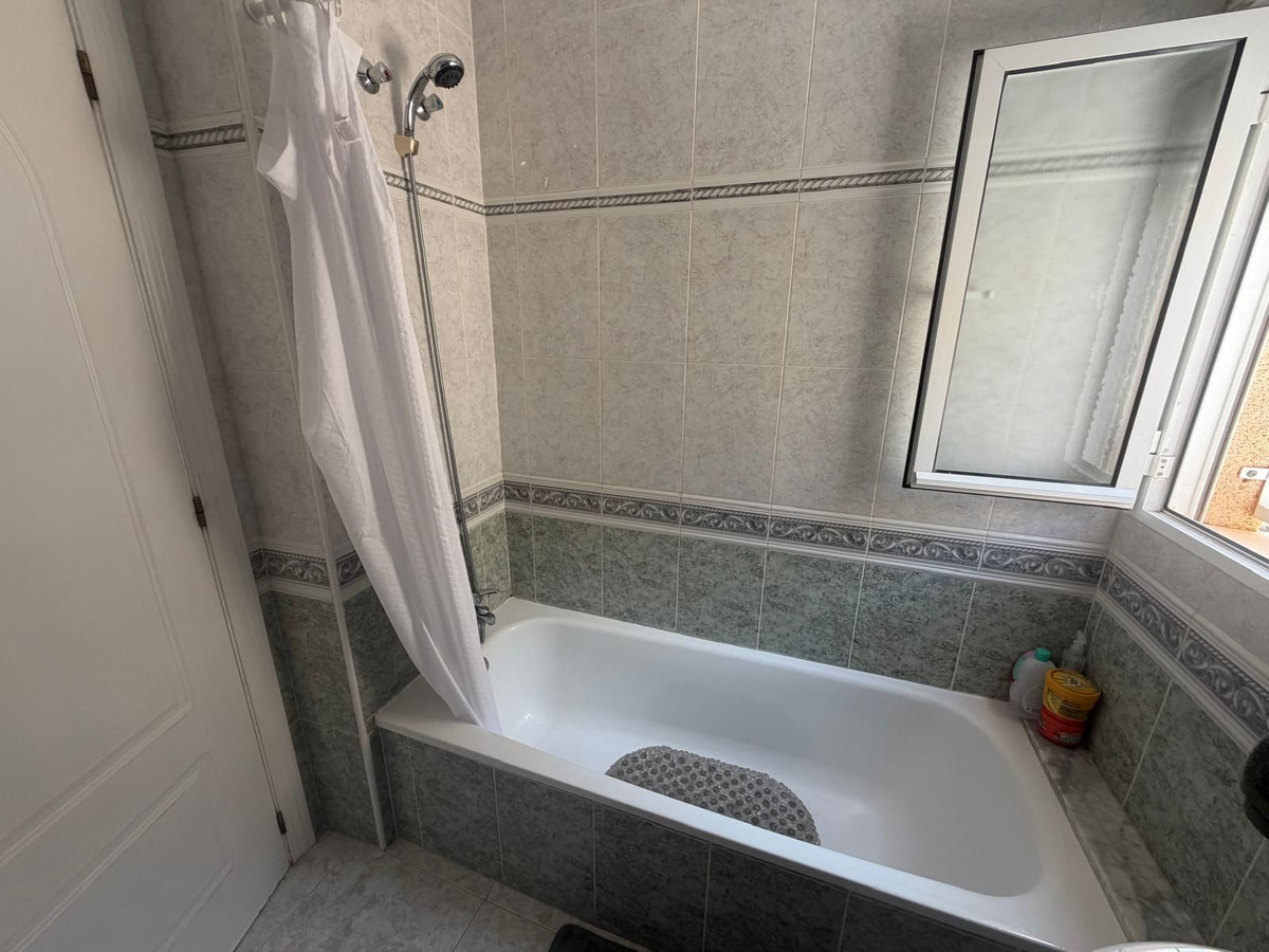 For sale - 3 Bedroom 2 Bathroom House - Detached Villa in Rojales - Ciudad Quesada  - Alicante