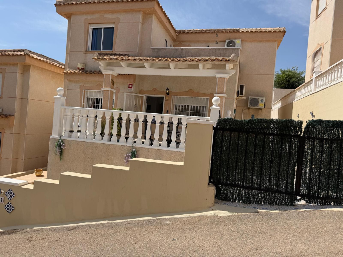 For sale - 3 Bedroom 2 Bathroom House - Detached Villa in Rojales - Ciudad Quesada  - Alicante