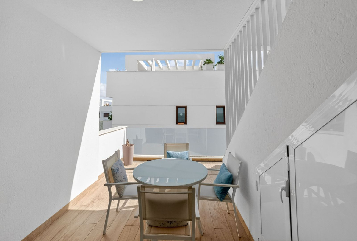 For sale - 2 Bedroom 2 Bathroom Apartment - Top Floor Apartment in Orihuela - Los Balcones  - Alicante
