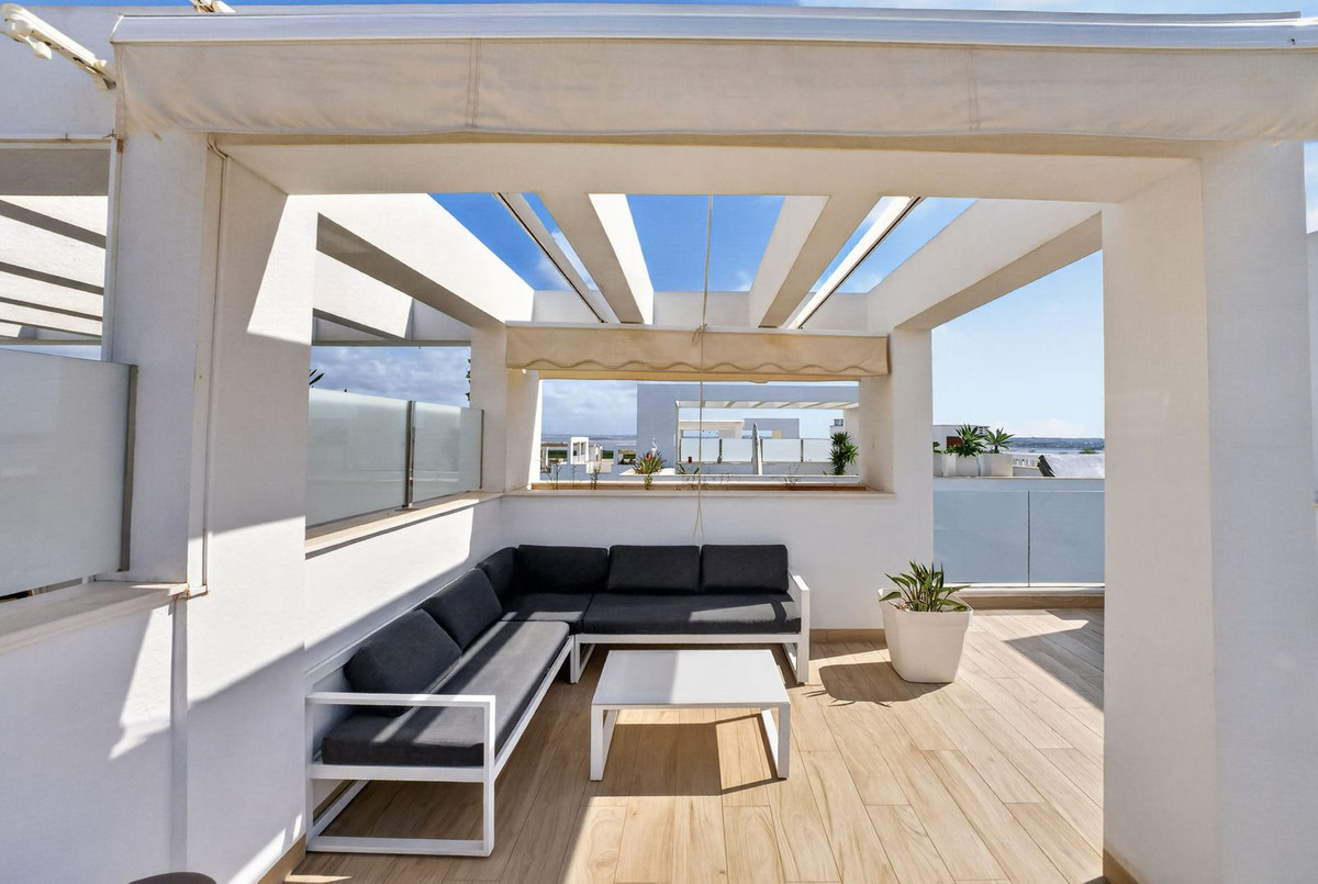For sale - 2 Bedroom 2 Bathroom Apartment - Top Floor Apartment in Orihuela - Los Balcones  - Alicante