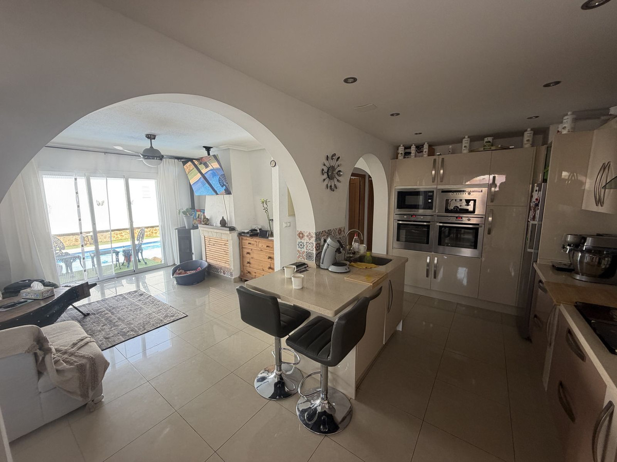 For sale - 4 Bedroom 3 Bathroom House - Detached Villa in Torre-Pacheco - Balsicas  - Murcia