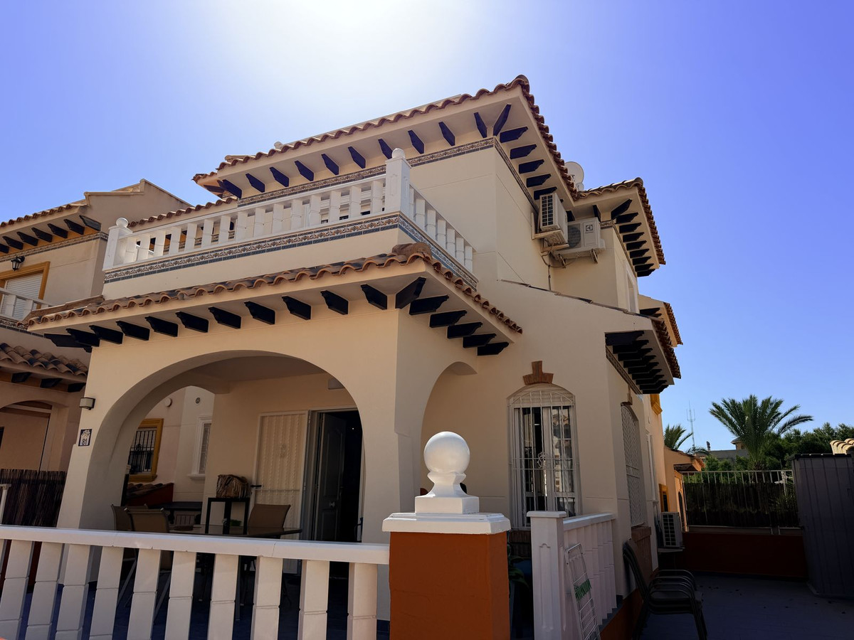 For sale - 2 Bedroom 2 Bathroom House - Quad in Orihuela - Lomas de Cabo Roig  - Alicante