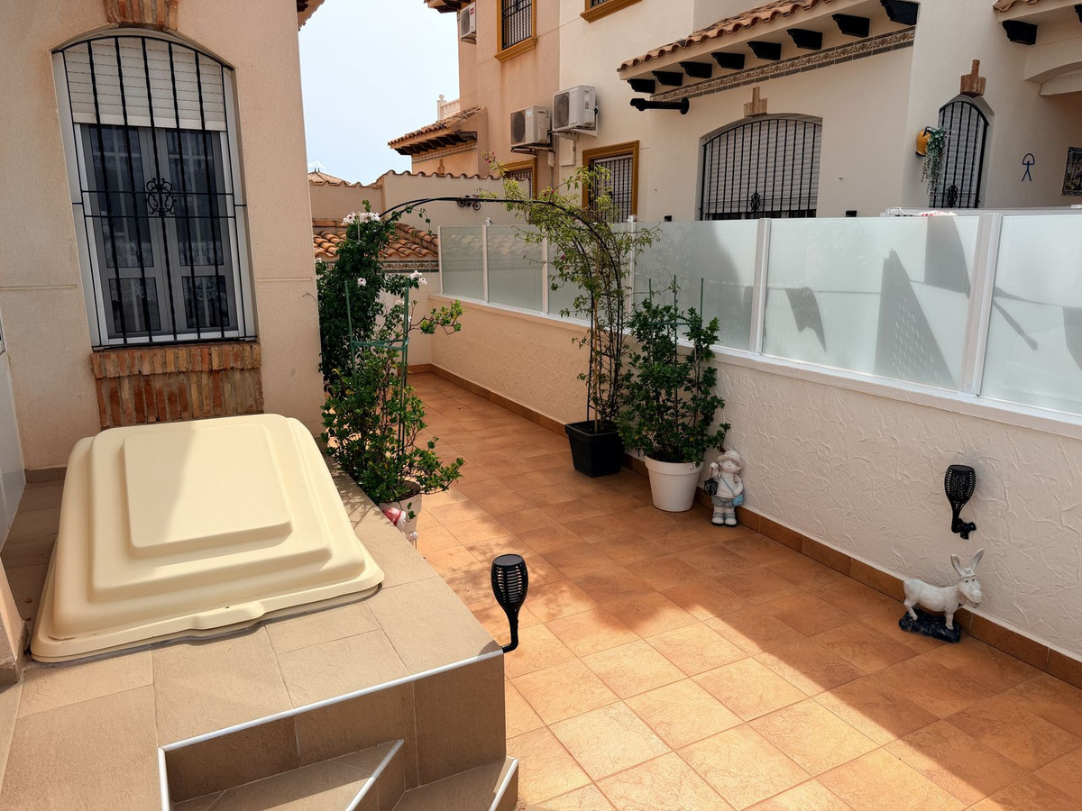 For sale - 3 Bedroom 2 Bathroom House - Quad in Orihuela - Orihuela Costa  - Alicante