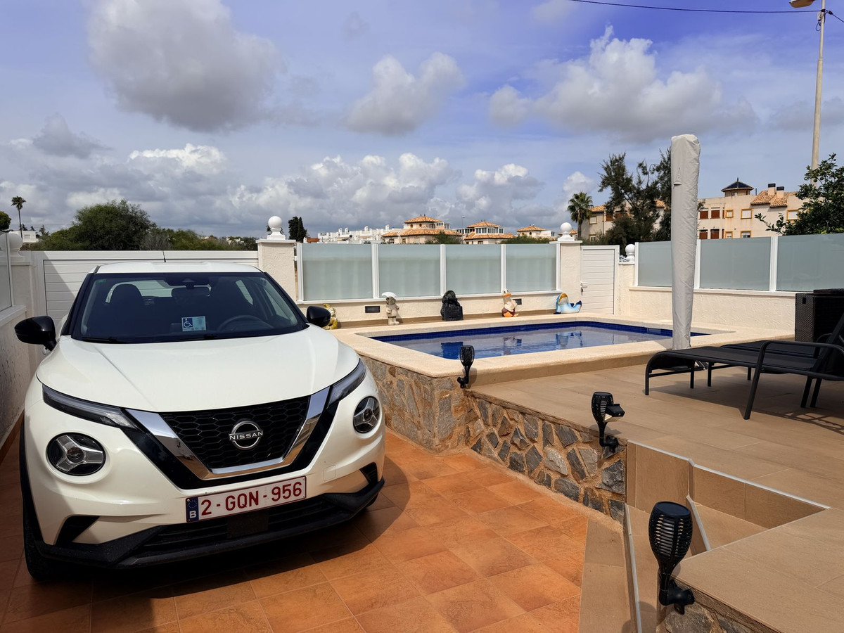 For sale - 3 Bedroom 2 Bathroom House - Quad in Orihuela - Orihuela Costa  - Alicante