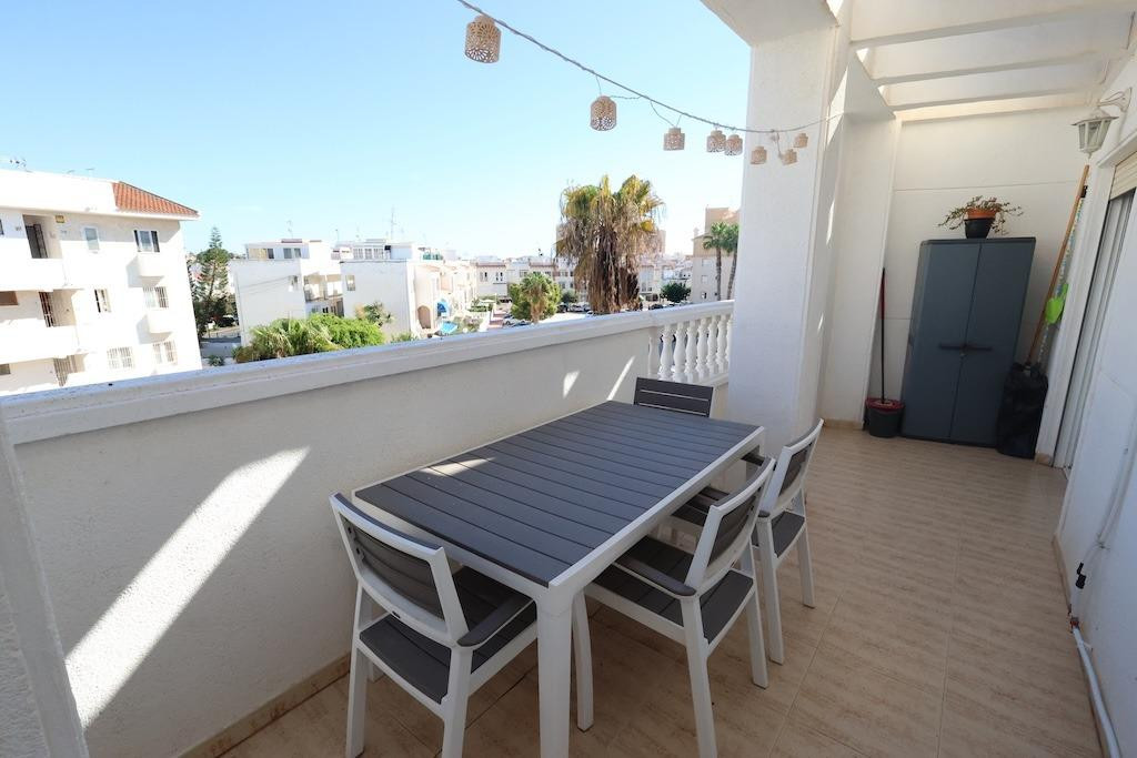 For sale - 2 Bedroom 1 Bathroom Apartment - Penthouse in Torrevieja - Torrevieja Centro  - Alicante