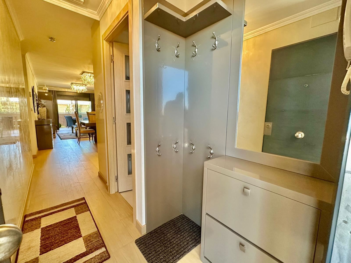 For sale - 2 Bedroom 2 Bathroom Apartment - Middle Floor Apartment in Orihuela - Campoamor  - Alicante