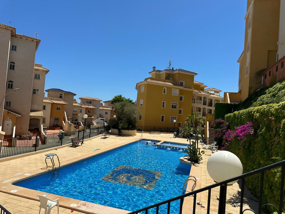 For sale - 2 Bedroom 2 Bathroom Apartment - Middle Floor Apartment in Orihuela - Campoamor  - Alicante