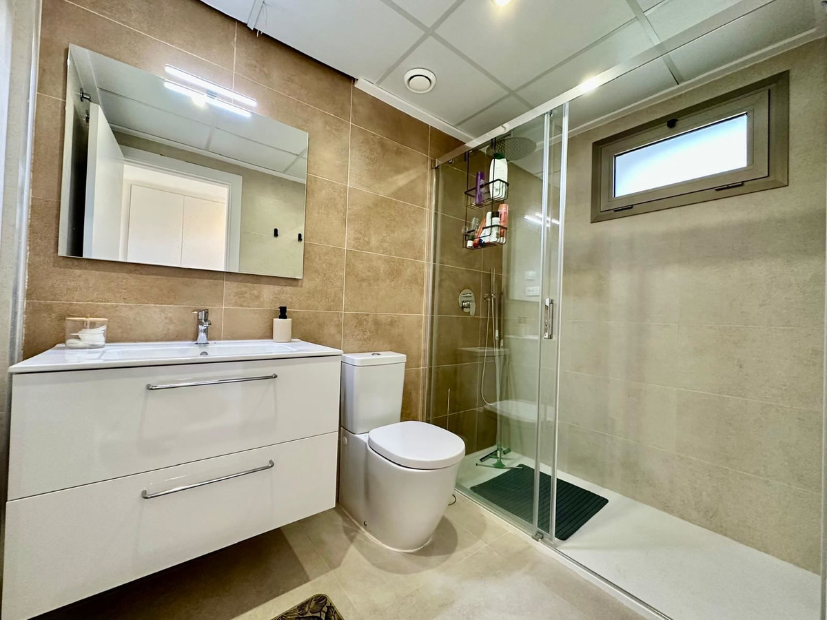 For sale - 3 Bedroom 2 Bathroom Apartment - Middle Floor Apartment in Orihuela - Los Dolses  - Alicante