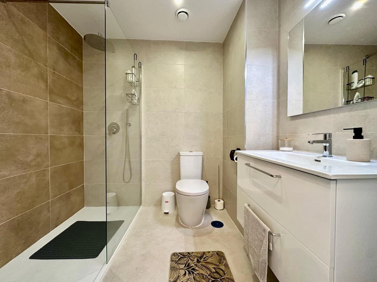 For sale - 3 Bedroom 2 Bathroom Apartment - Middle Floor Apartment in Orihuela - Los Dolses  - Alicante