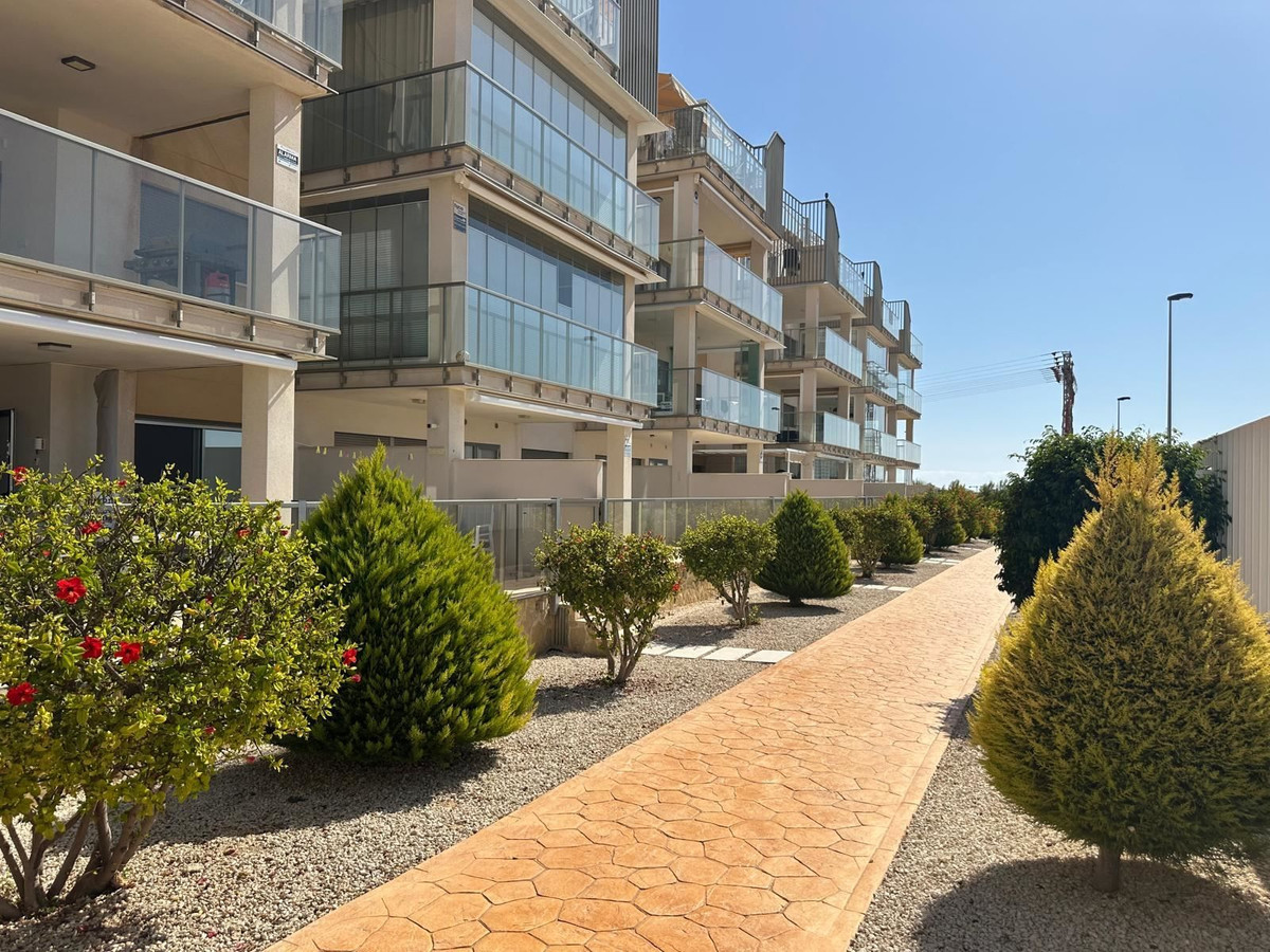 For sale - 3 Bedroom 2 Bathroom Apartment - Middle Floor Apartment in Orihuela - Los Dolses  - Alicante