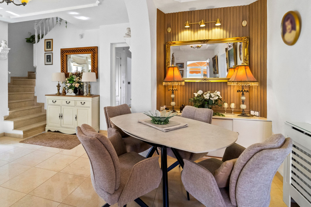 For sale - 3 Bedroom 2 Bathroom House - Detached Villa in Orihuela - Los Dolses  - Alicante
