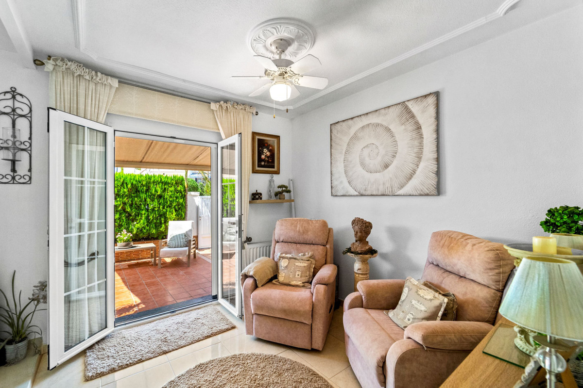 For sale - 3 Bedroom 2 Bathroom House - Detached Villa in Orihuela - Los Dolses  - Alicante
