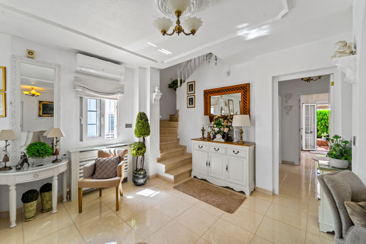 For sale - 3 Bedroom 2 Bathroom House - Detached Villa in Orihuela - Los Dolses  - Alicante