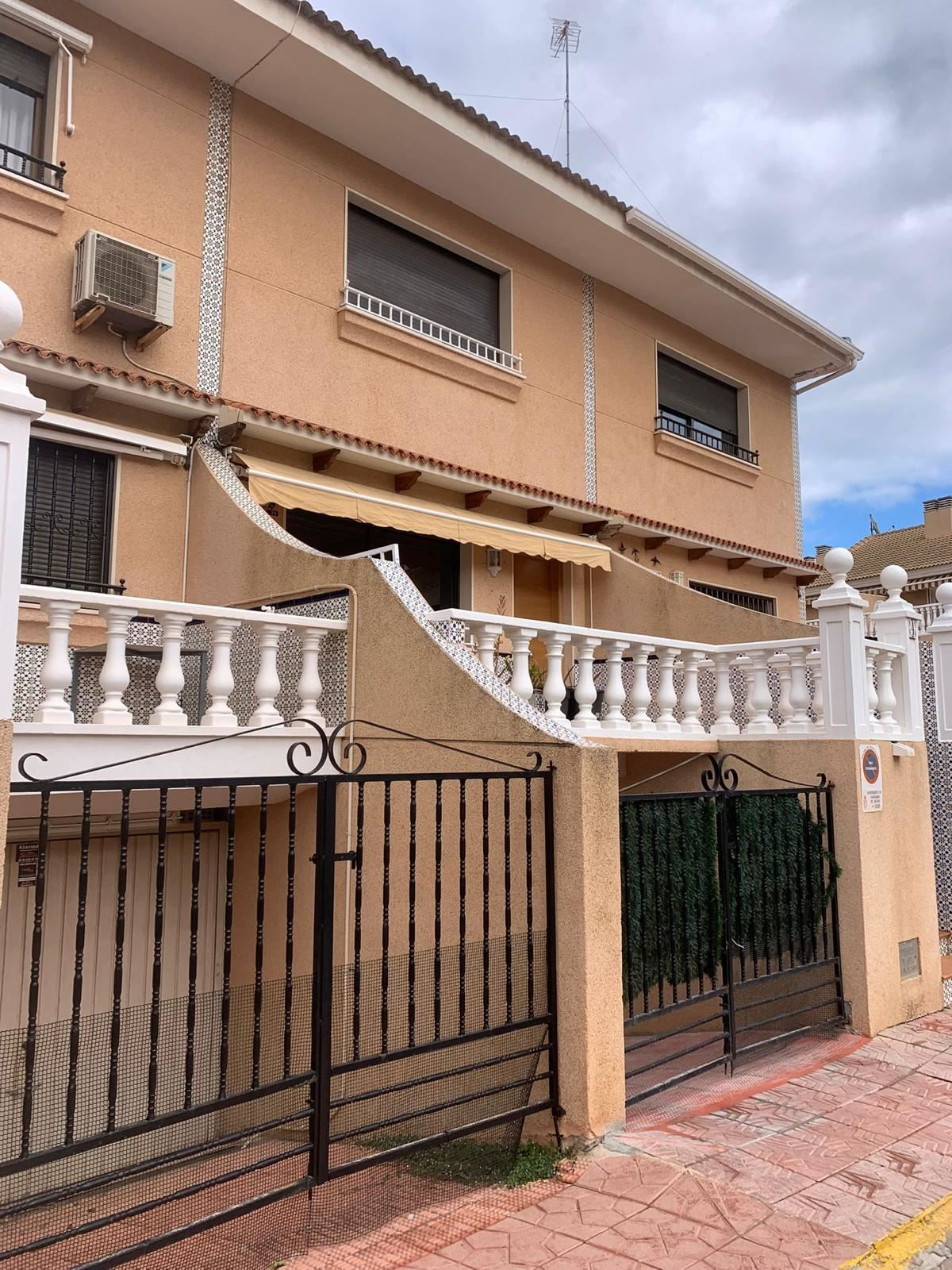 For sale - 4 Bedroom 3 Bathroom House - Townhouse in Guardamar del Segura - Guardamar del Segura Centro  - Alicante
